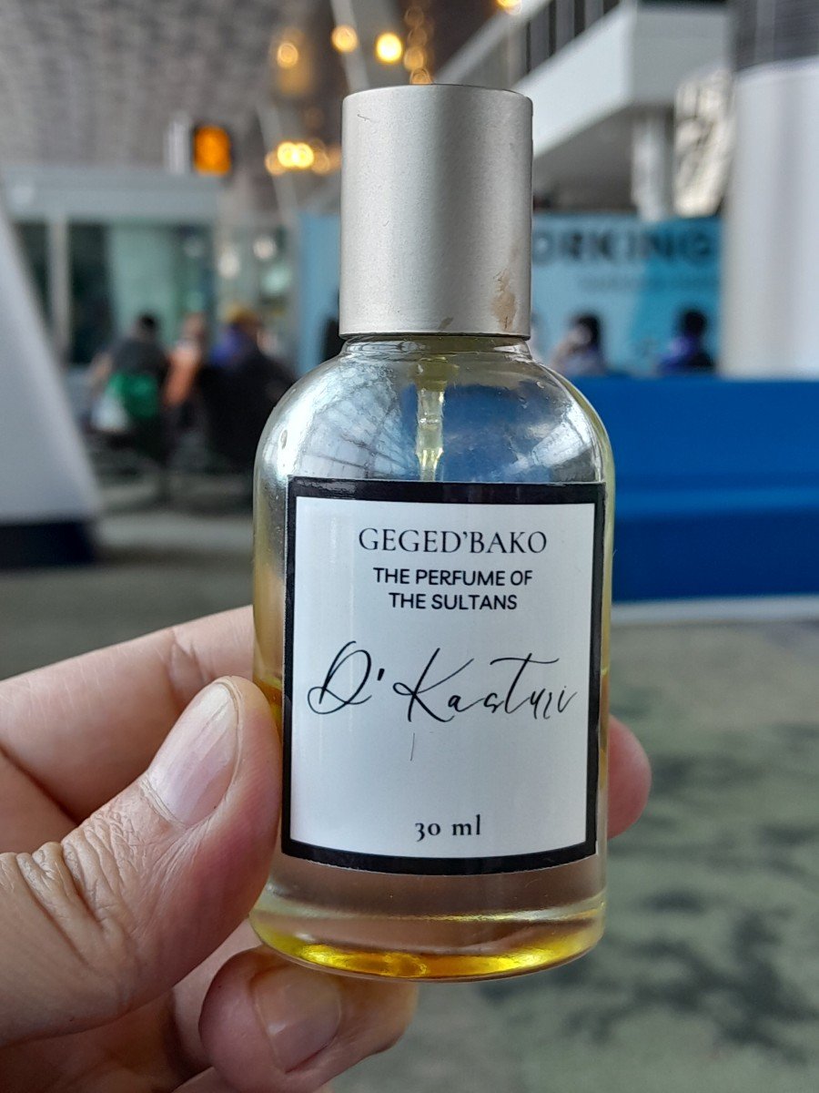 Parfum Wewangian - GegeDbako - Clothing Perfume Aroma D'Kasturi 30 ml - Wanginya Lama